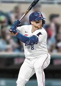 Christian Vazquez 75 Live