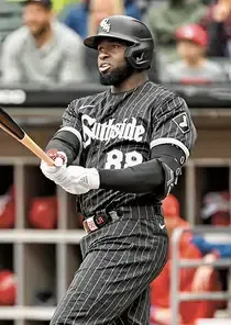 Luis Robert Jr. 75 Live